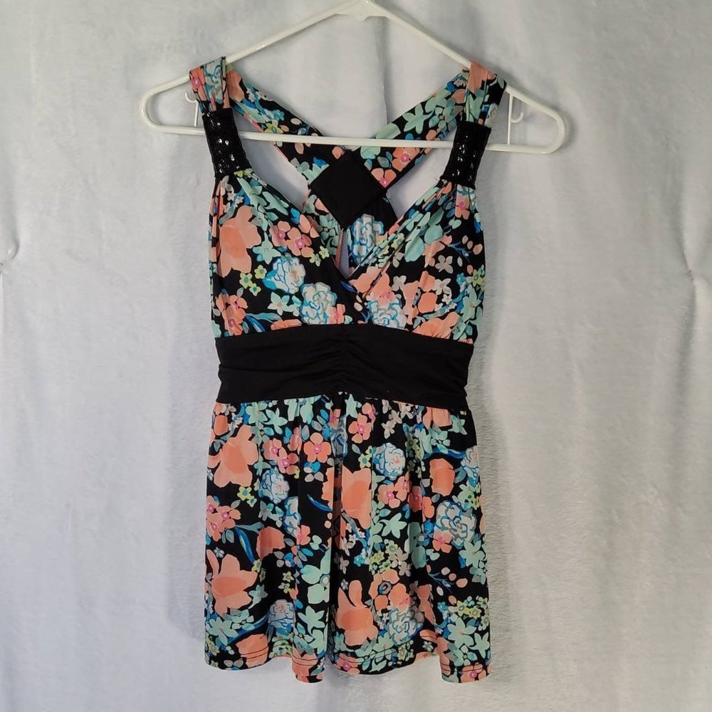 Candie's floral Vcut straps Top